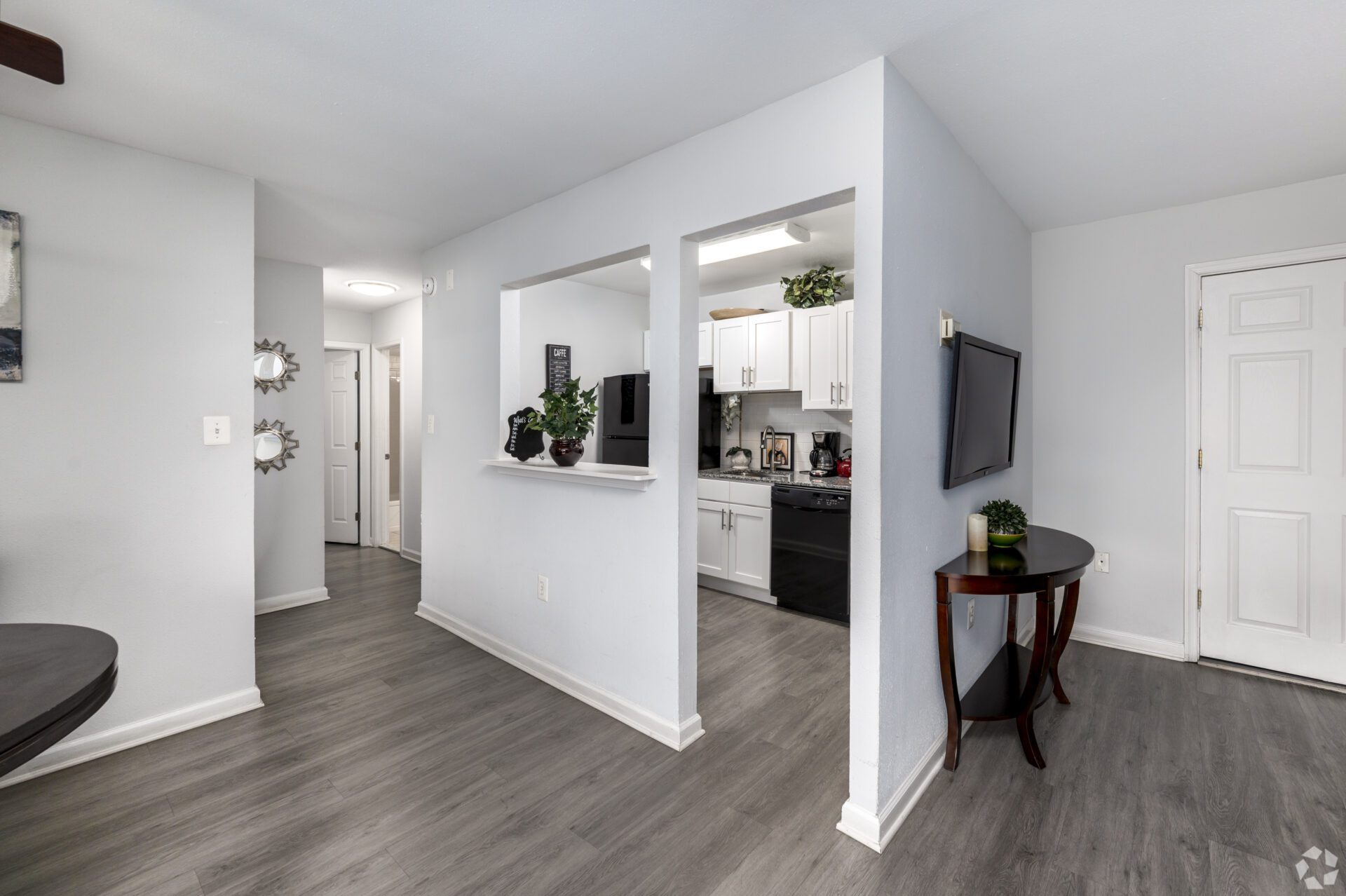 Apartment's with Kitchen